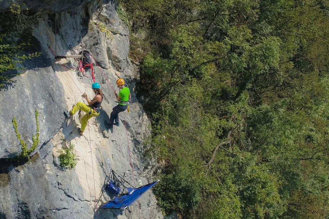 Vacances d'escalade en Slovénie avec bivouac sur le mur d'escalade