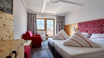 Hotel, vacation Tyrol, family hotel. Hiking and wellness Ötztal Alps