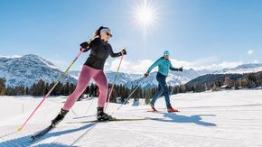 Cross-country skiers in the cross-country skiing regions of Arosa and Lenzerheide