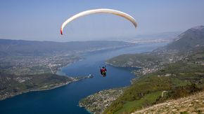 France_Annecy_paragliding in the mountains