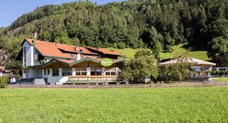Hotel, vacation Tyrol, family hotel. Hiking and wellness Ötztal Alps