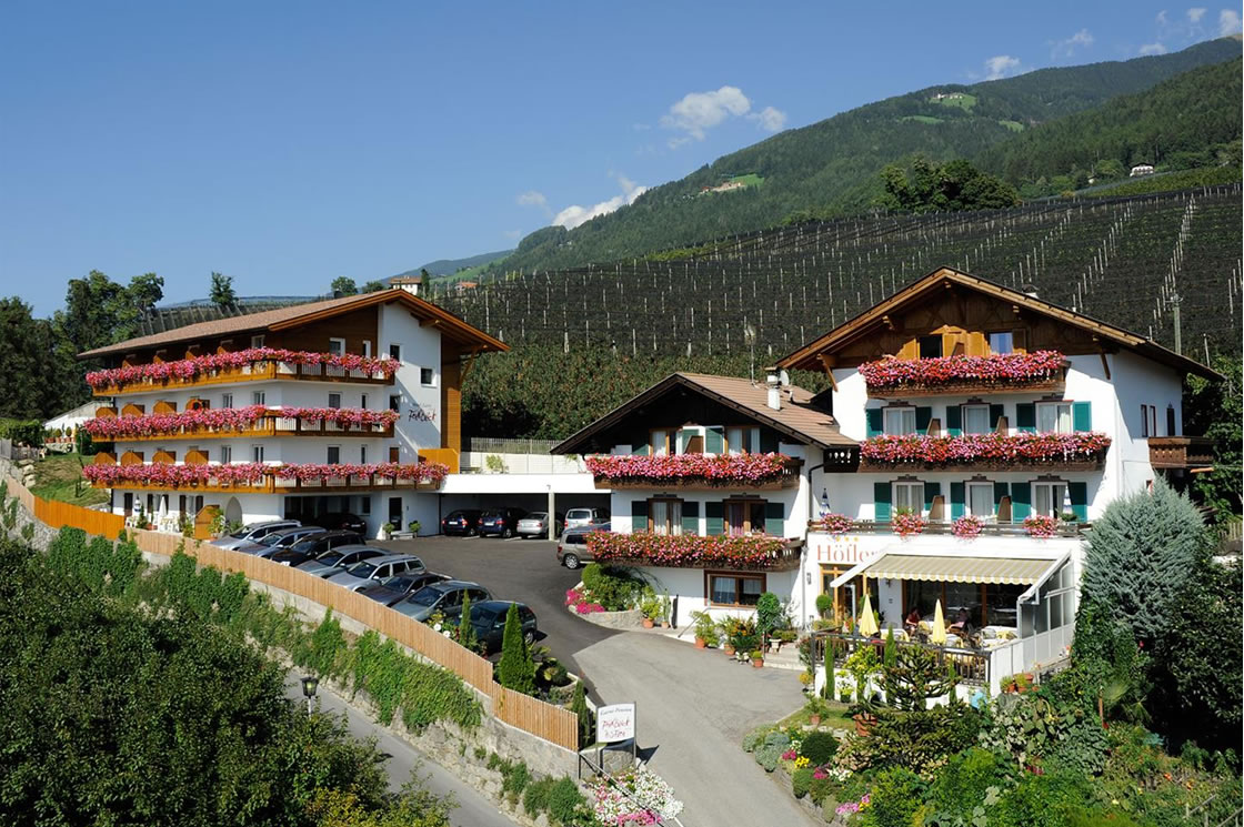 Hotel in Südtirol oberhalb Meran
