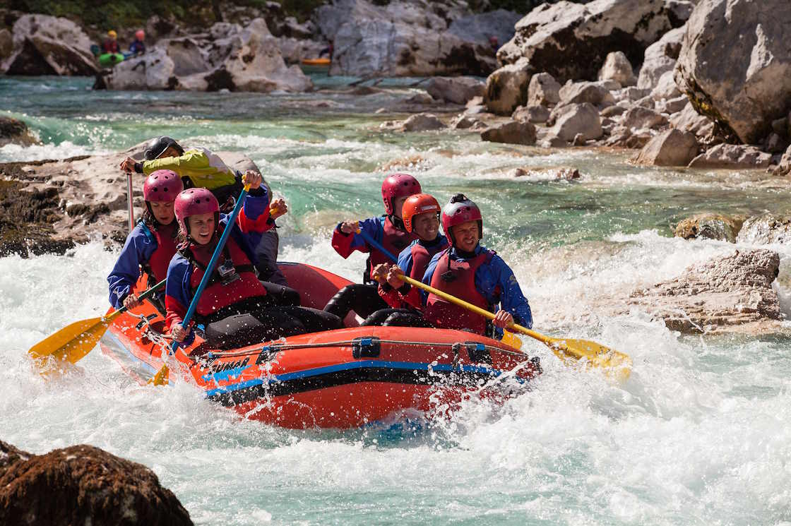 Vacanze d'autunno in Slovenia, tour di rafting sull'Isonzo