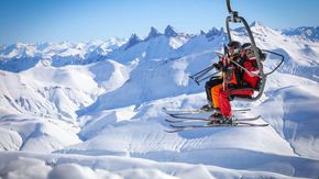 Skigebiet Alpe d’Huez, Sessellift grandiose Aussicht