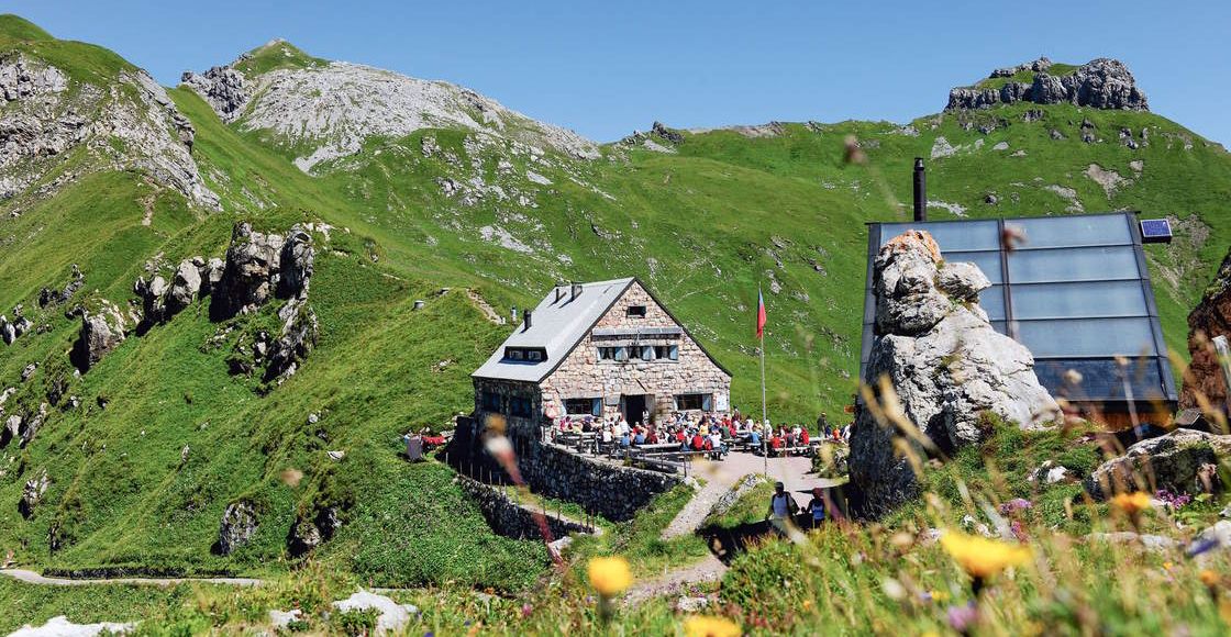 Pfälzerhütte mit Sonnenterrasse in Liechtenstein