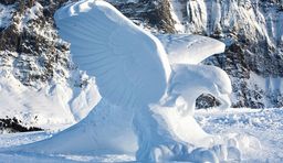 Eiskalte Kunst in Grindelwald